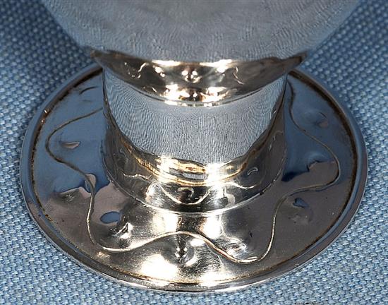 An Edwardian Arts & Crafts silver sparrow beak cream jug, Height 3 ¾”/90mm Weight 2.8oz/80grms